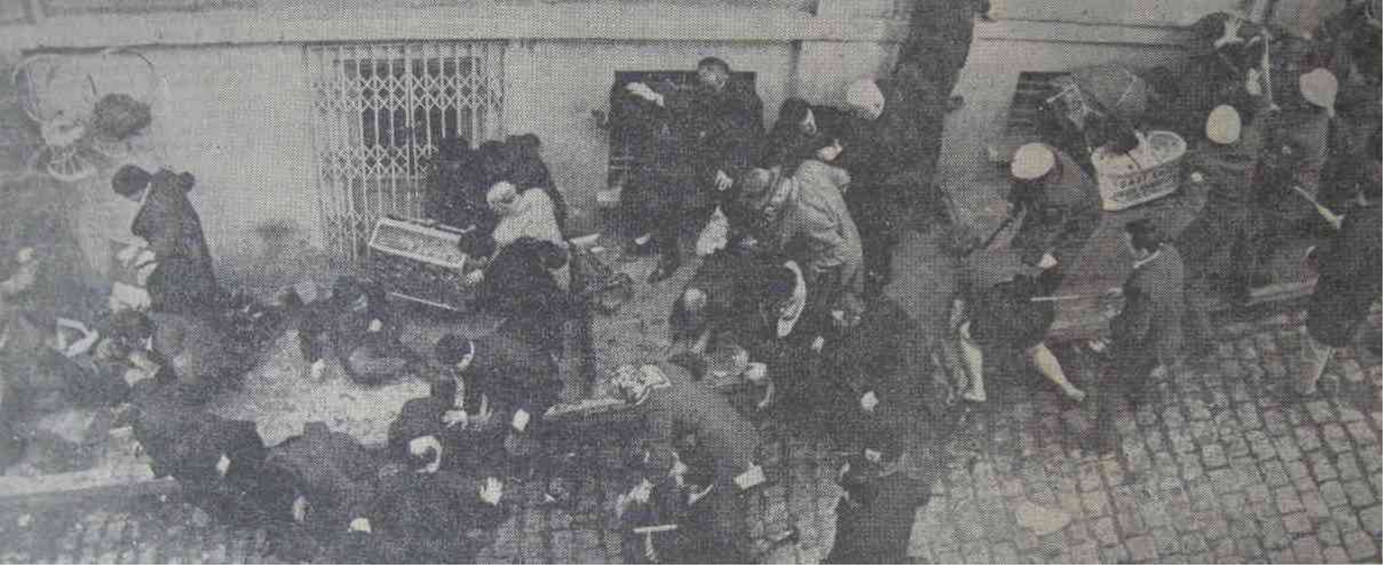 17 February 1969, Milliyet — The attack continuing in the side streets, accompanied by police